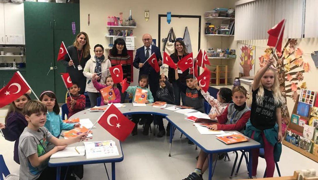 San Diego'da Türkçe ve Türk Kültürü Kitapları Sevinci